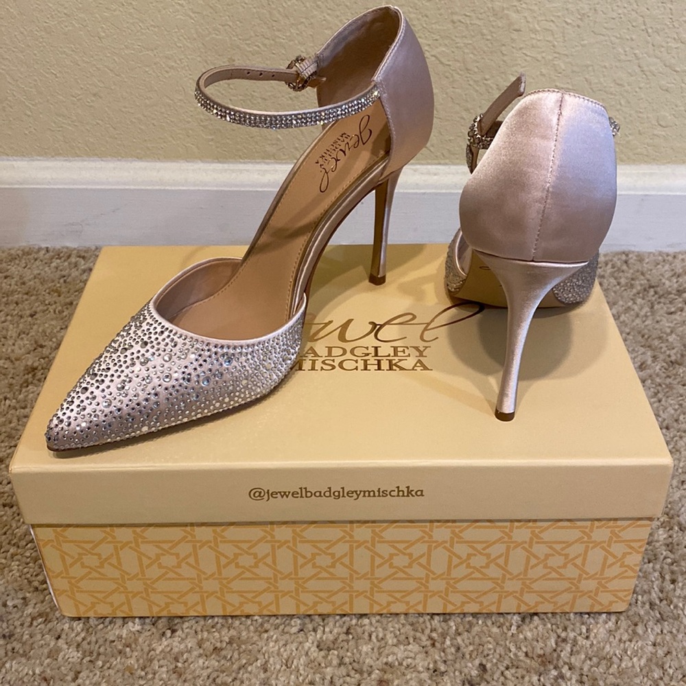 Badgley Mischka, size: 7.5. Brand NEW.